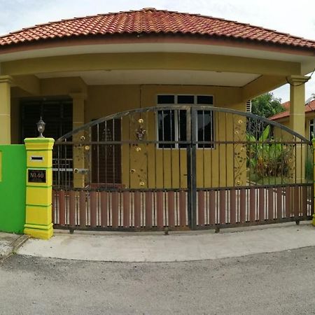 Assyifa Homestay Dungun Bagian luar foto