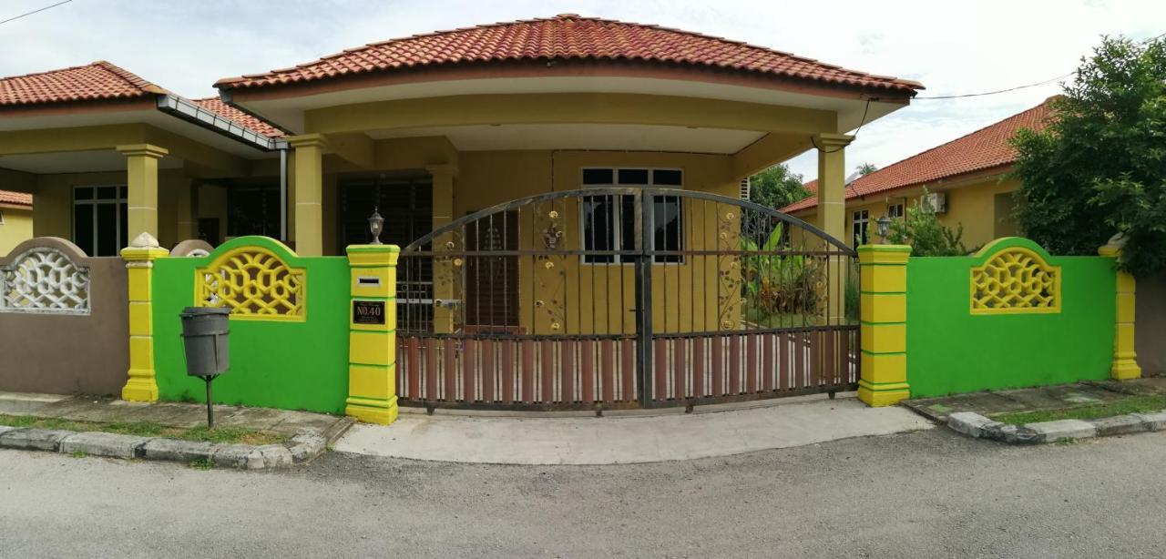 Assyifa Homestay Dungun Bagian luar foto
